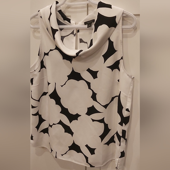 Ann Taylor sleeveless floral top - Picture 7 of 7